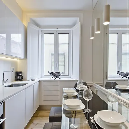 Bmyguest - Exclusive Downtown Apartment *